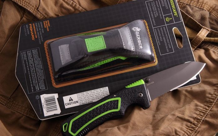 Складной нож Gerber Outdoor Freescape Folding Sheath Knife, сталь 7Cr17MoV, рукоять термопластик GRN