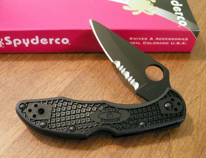 Складной нож Delica 4 - Spyderco 11PSBK, сталь VG-10 Satin Combo, рукоять термопластик FRN чёрный